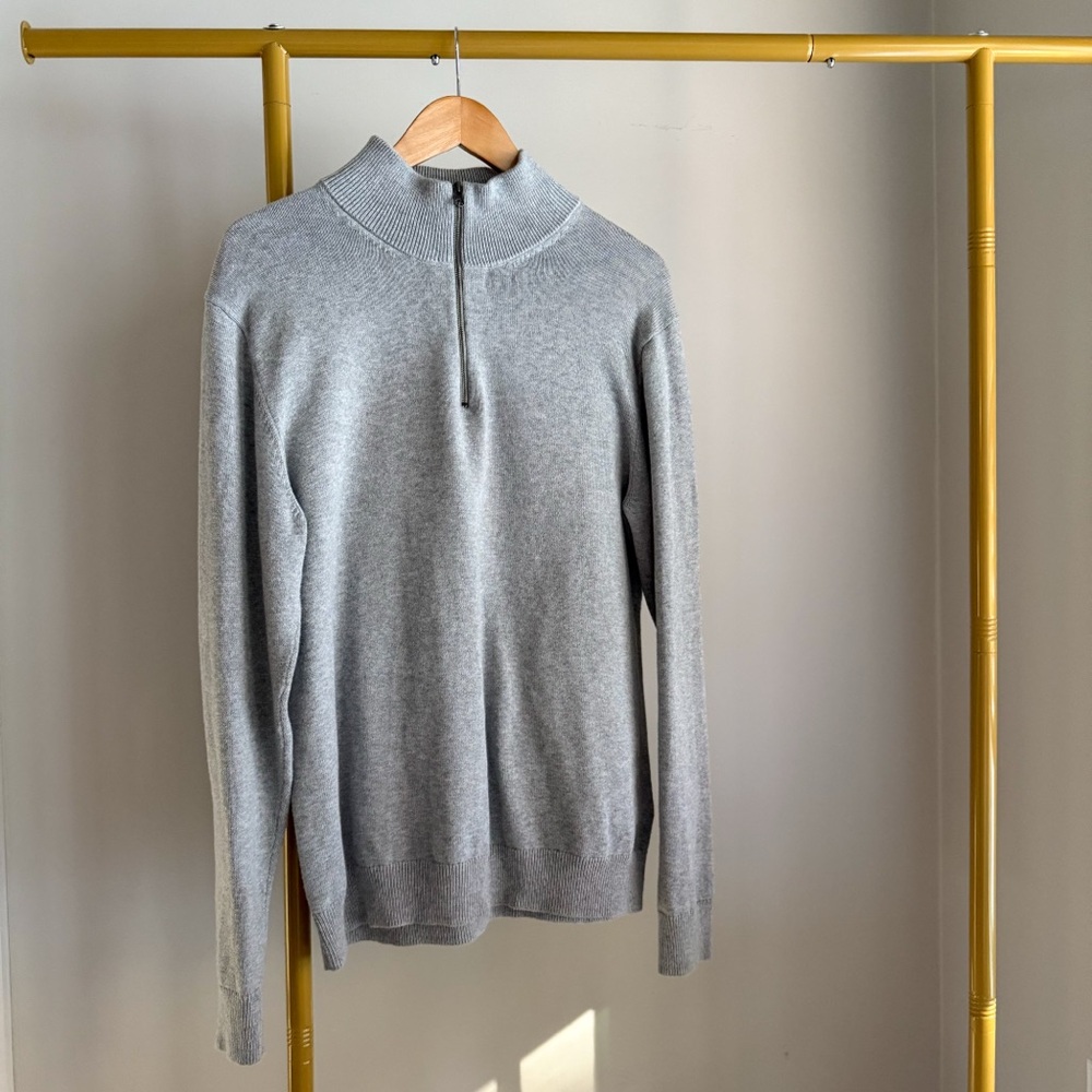 Amazon Essentials Men’s M 1/4 Zip Grey